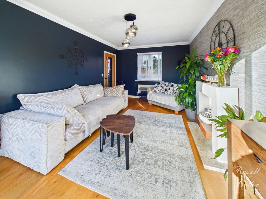 Property photo 2 of 16 Cam01995G0-Pr0393-Still015