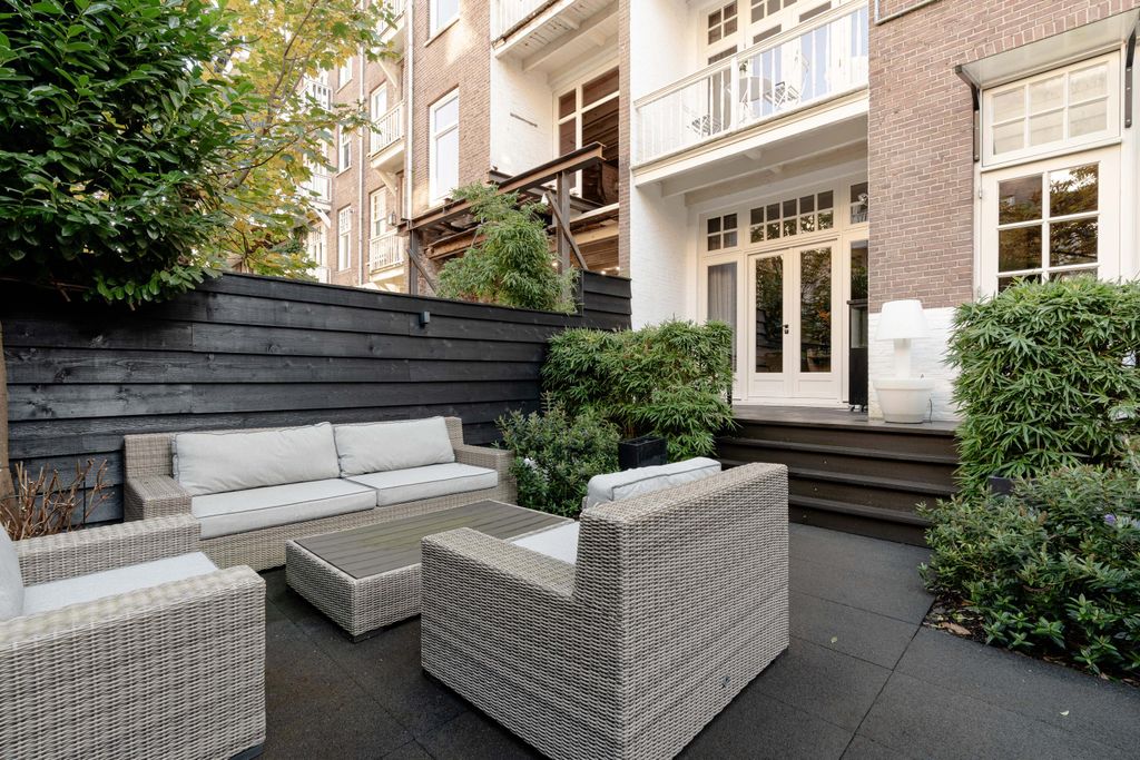 Property photo 2 of 42