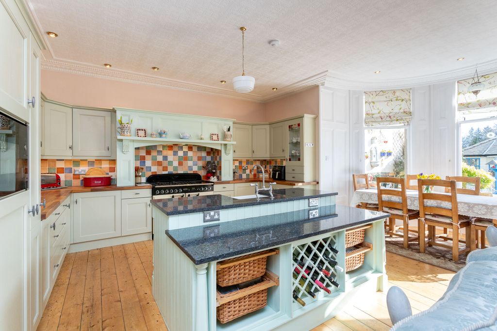 Property photo 2 of 38 Lounge Dining Kitchen