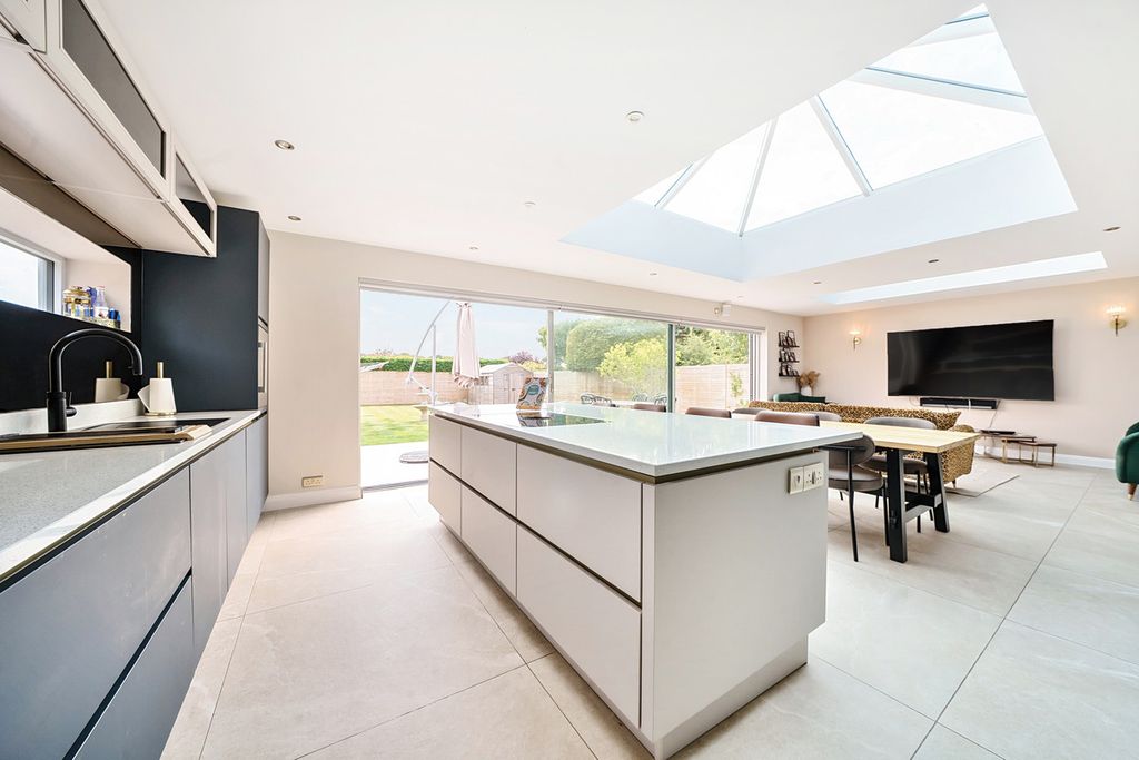 Property photo 3 of 30