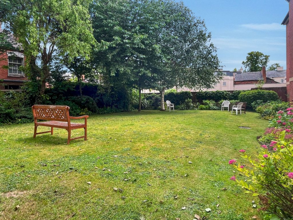 Property photo 2 of 14 Communal-Gardens-I