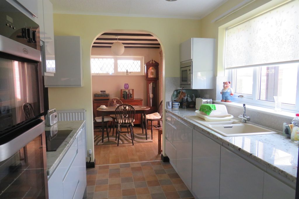 Property photo 3 of 17