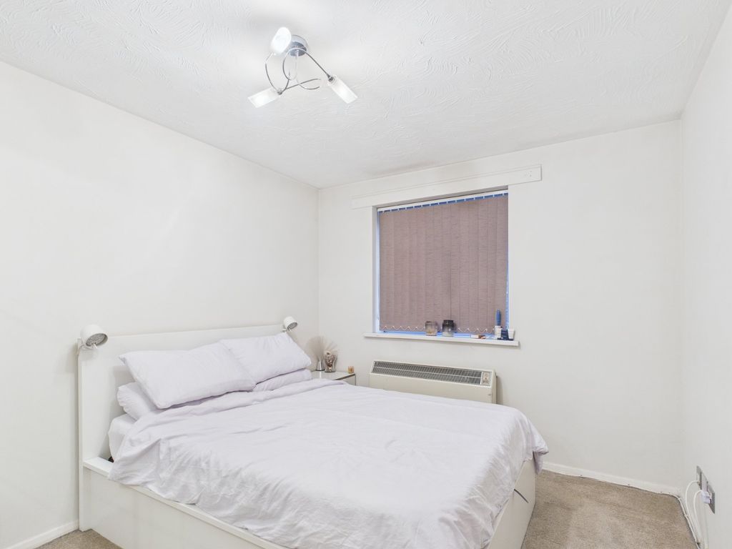 Property photo 3 of 5 Bedroom 1