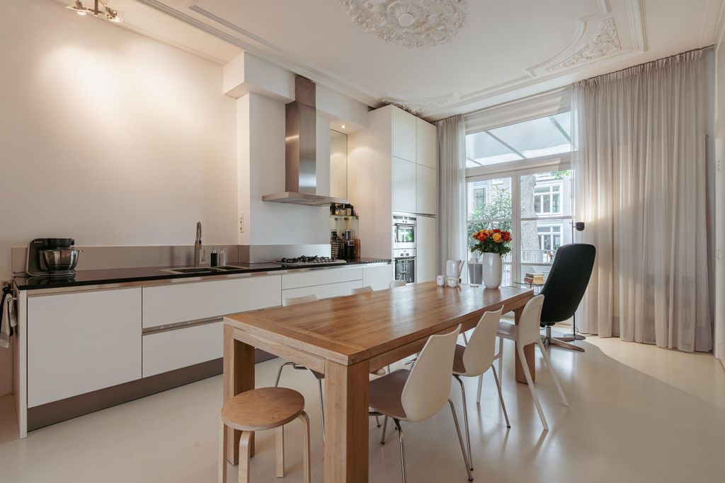 Property photo 2 of 39