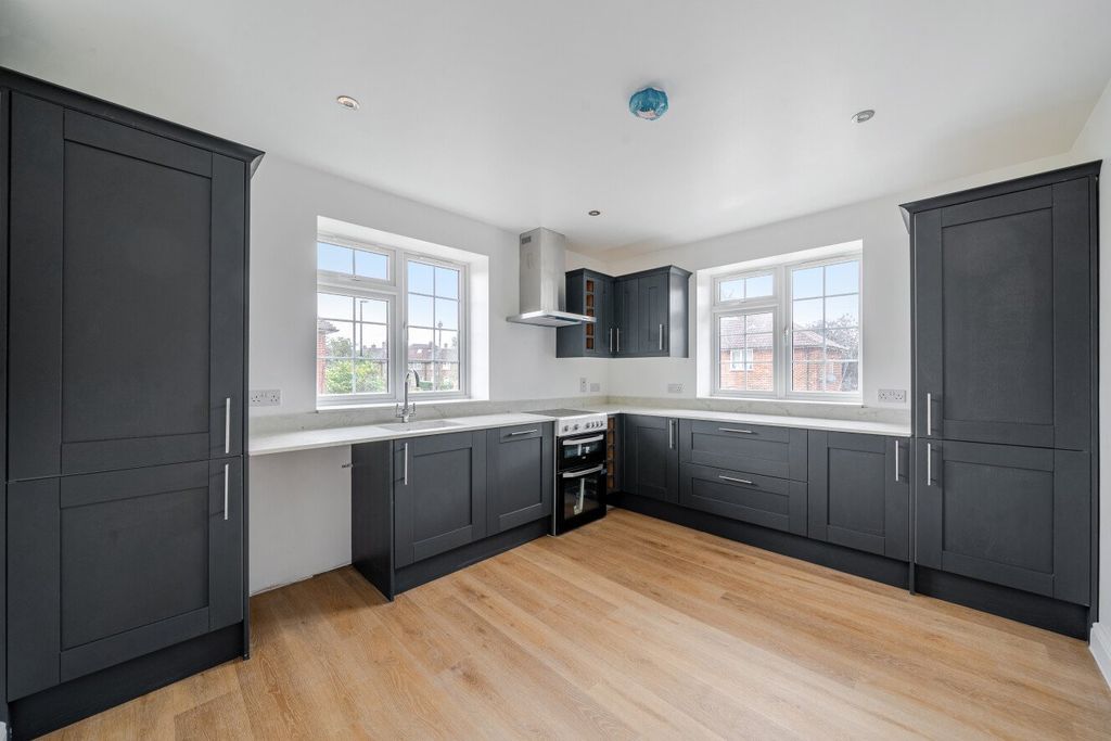 Property photo 1 of 16 Picture No. 04