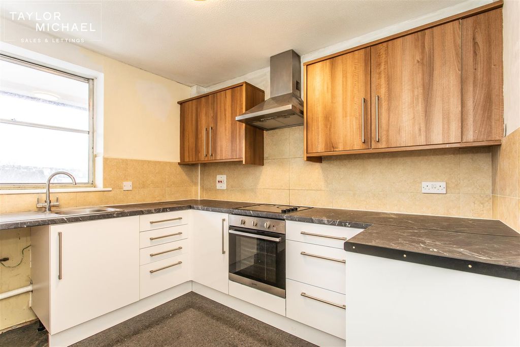 Property photo 2 of 15 Kitchen