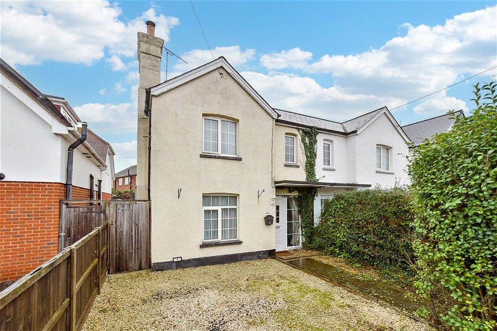 Property photo 3 of 14 Web