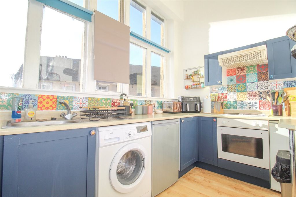 Property photo 2 of 11 Picture No. 08