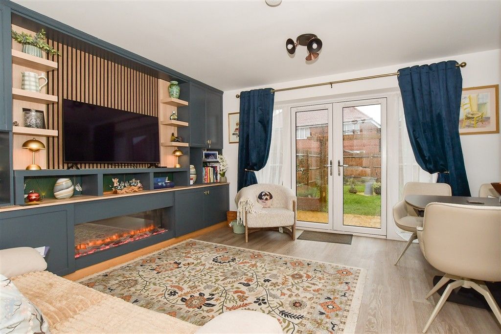 Property photo 1 of 5 Lounge/Kitchen