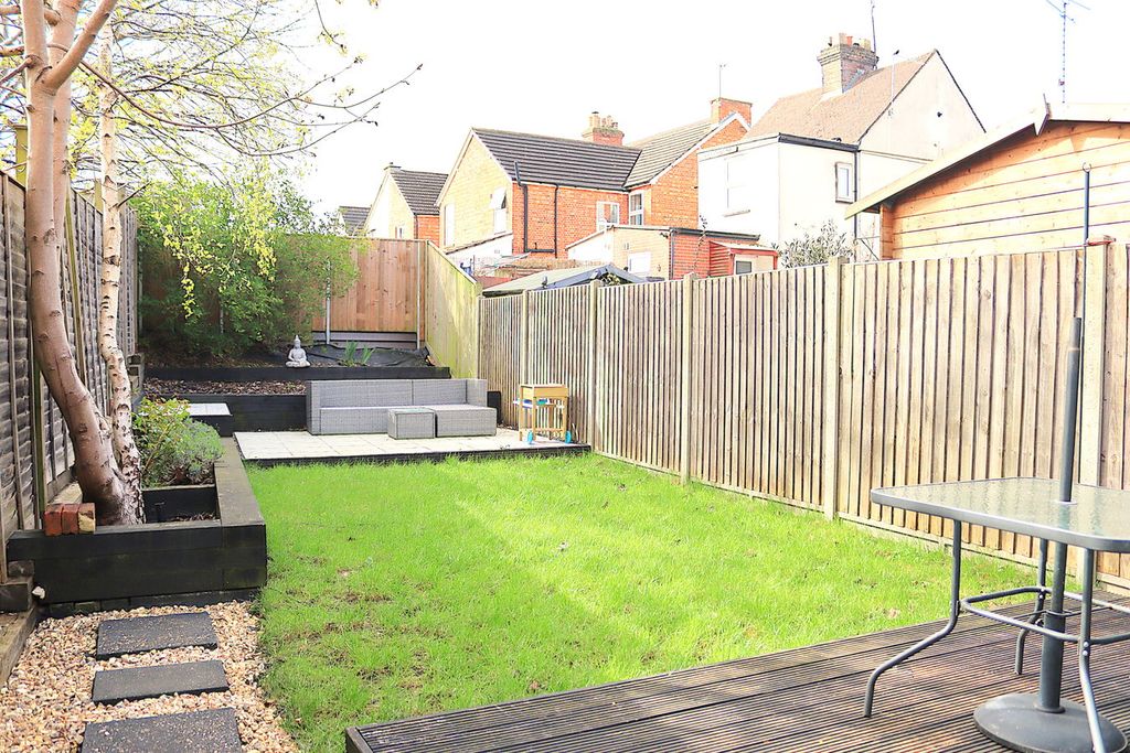 Property photo 2 of 26