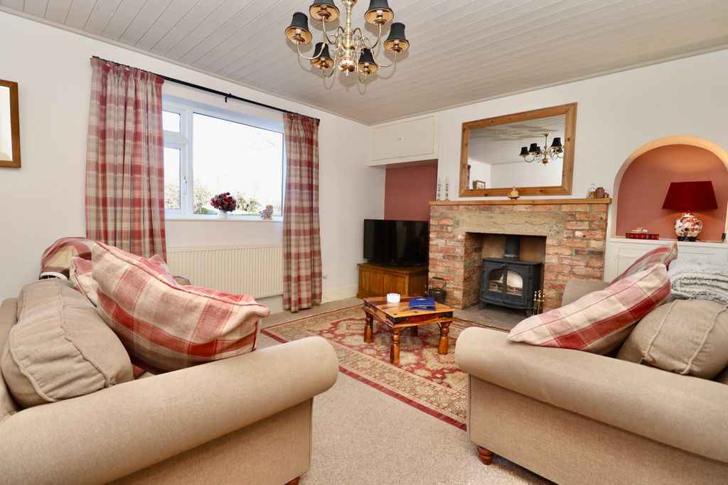 Property photo 3 of 23