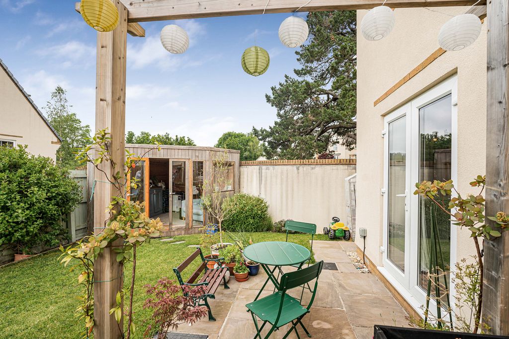 Property photo 2 of 22