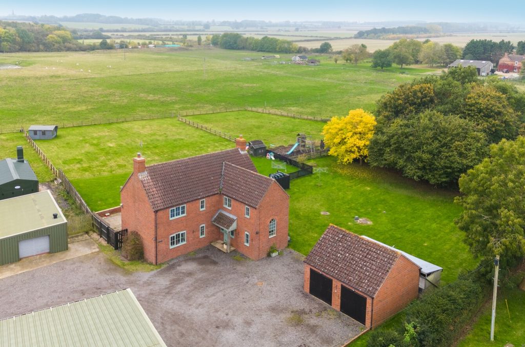 Property photo 2 of 32 1202297 (7) D