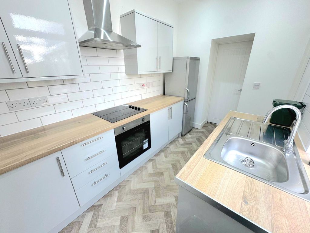 Property photo 3 of 23