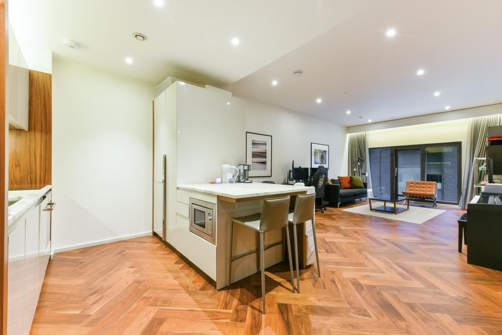 Property photo 3 of 21