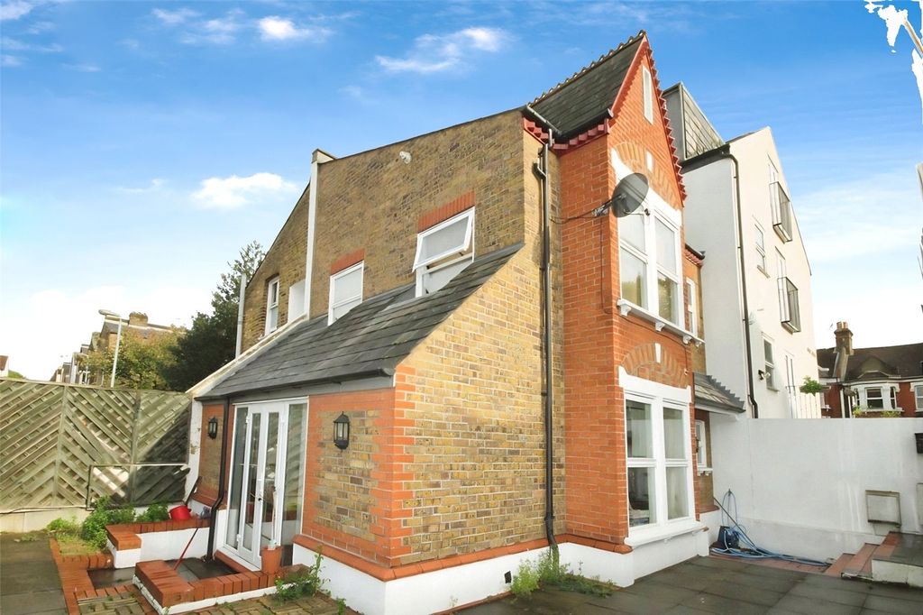 Property photo 1 of 9 Exterior