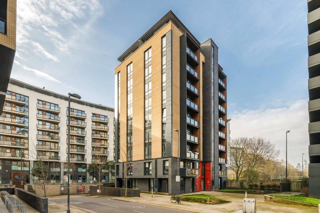 Property photo 1 of 9 Exterior