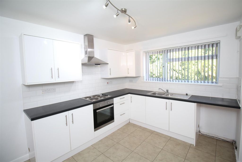 Property photo 2 of 13 Img_8644.Jpg