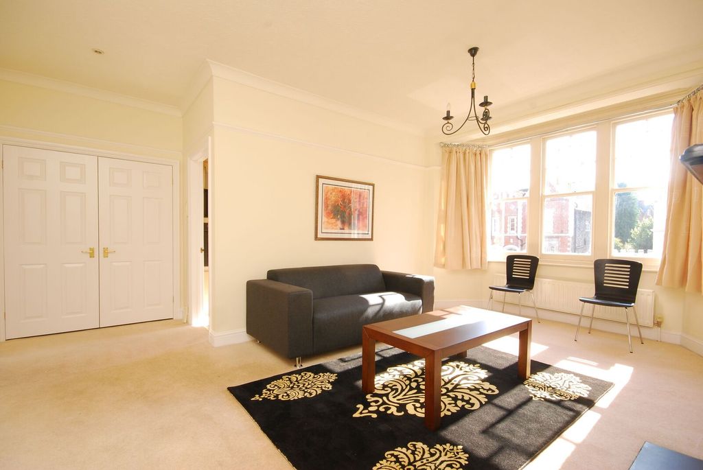 Property photo 1 of 3