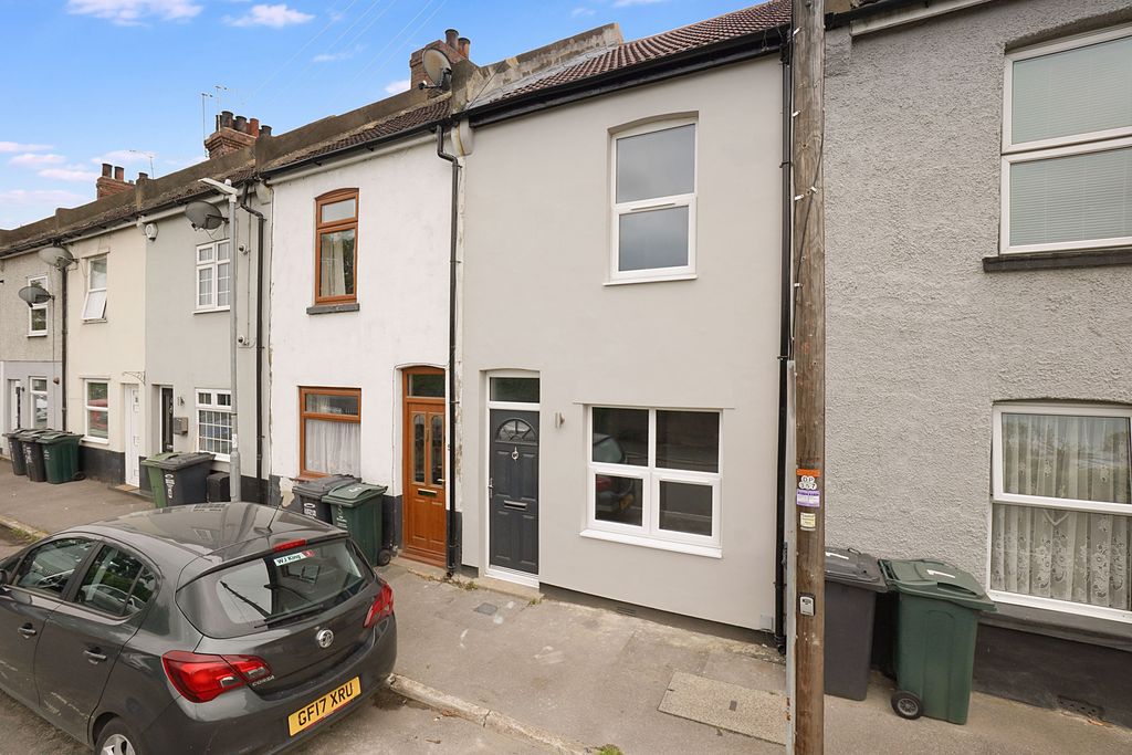 Property photo 1 of 11 3 Bedroom House For Rent