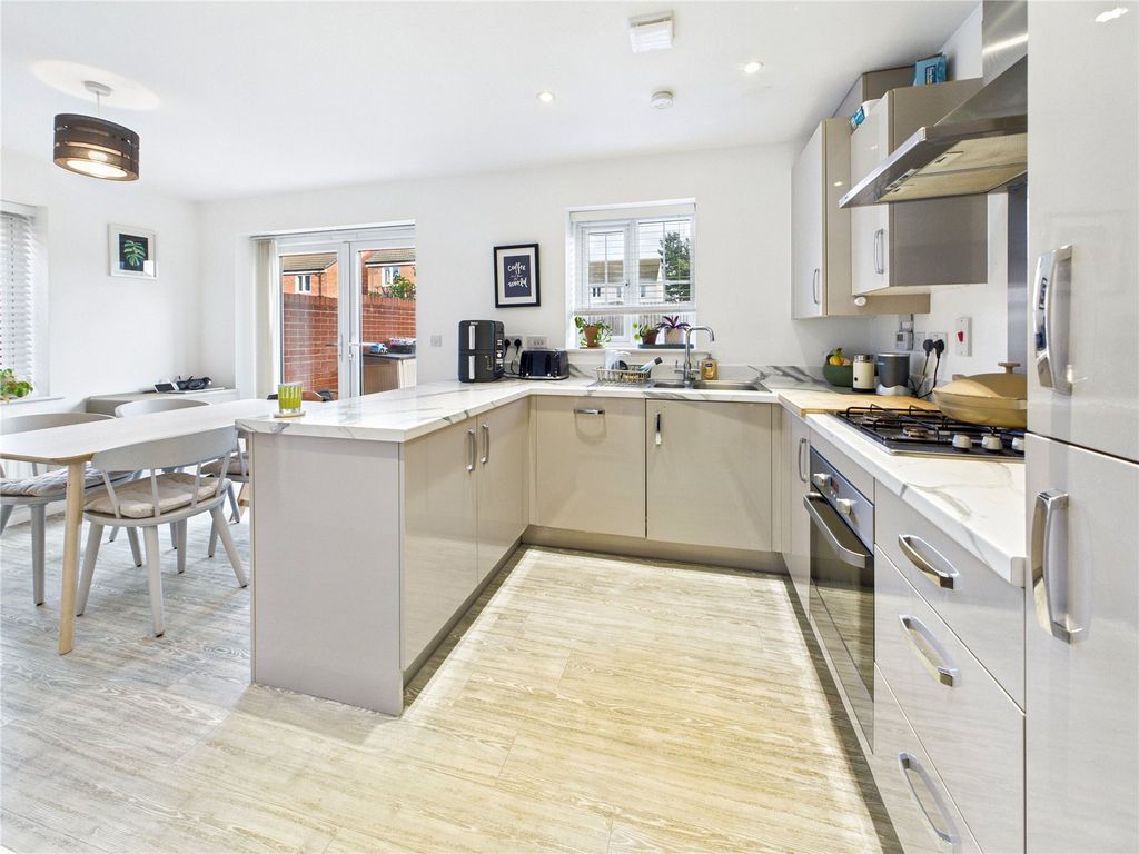 Property photo 3 of 17 Picture No. 36