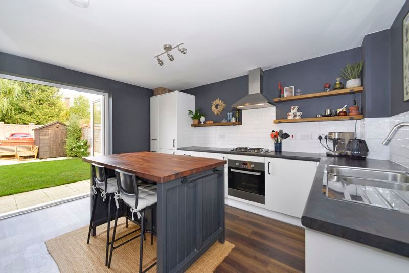 Property photo 2 of 15 Photo 5