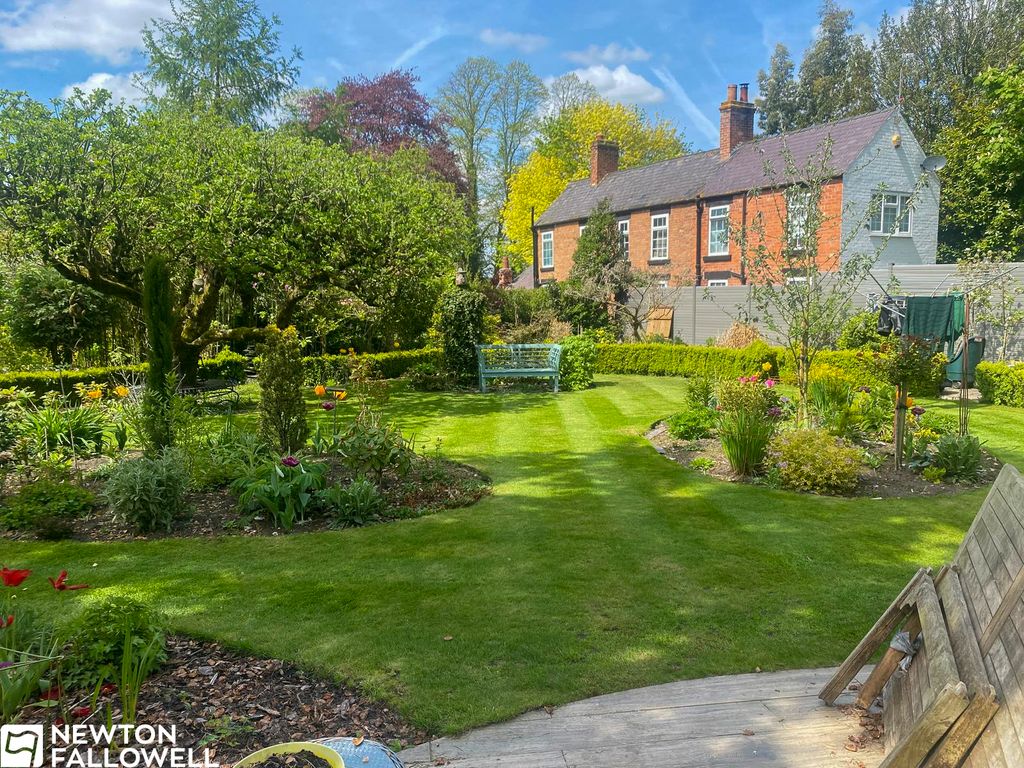 Property photo 2 of 23