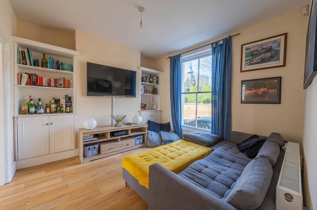 Property photo 1 of 11