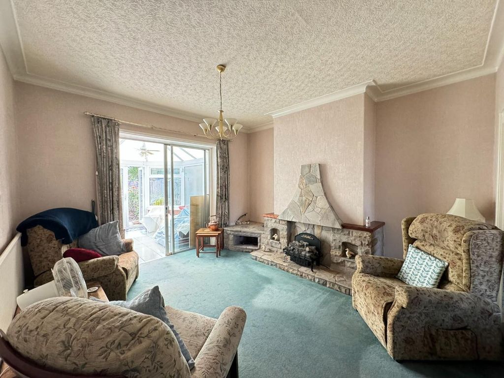 Property photo 2 of 22