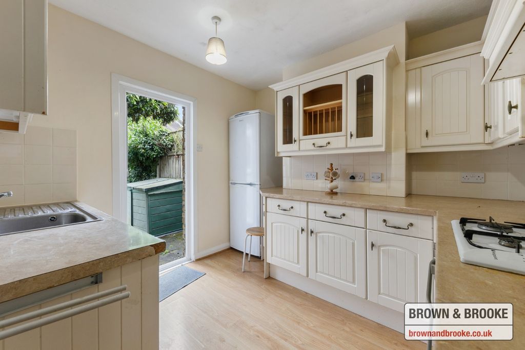 Property photo 2 of 11 3244135