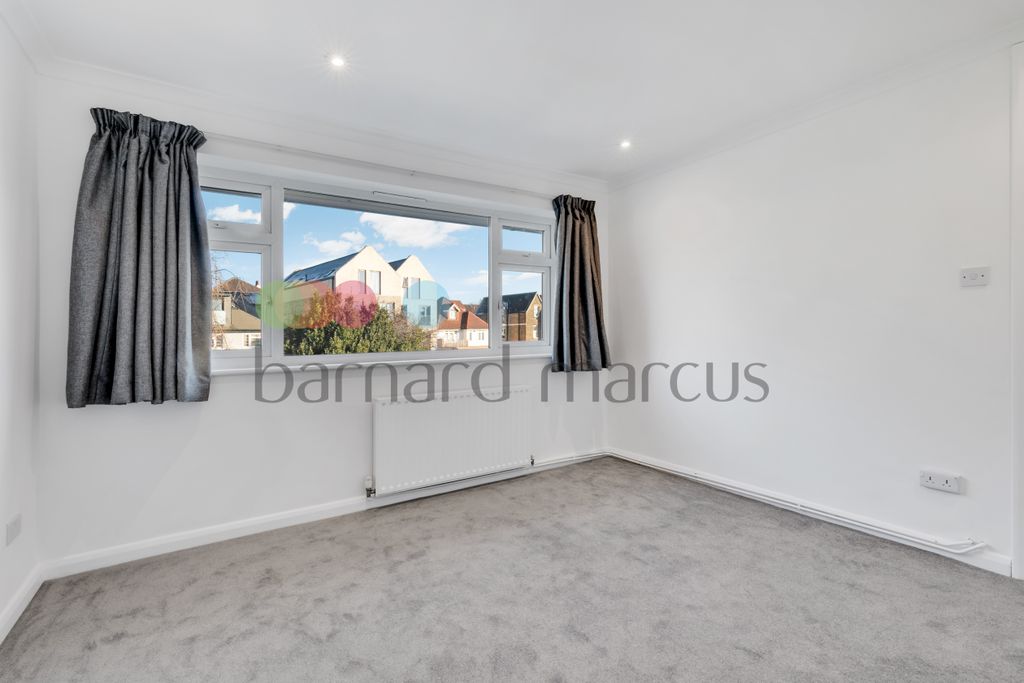 Property photo 2 of 7 Master Bedroom