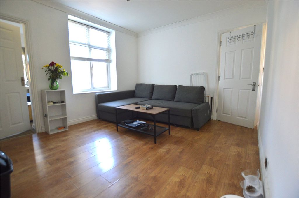 Property photo 2 of 10 Picture No. 32