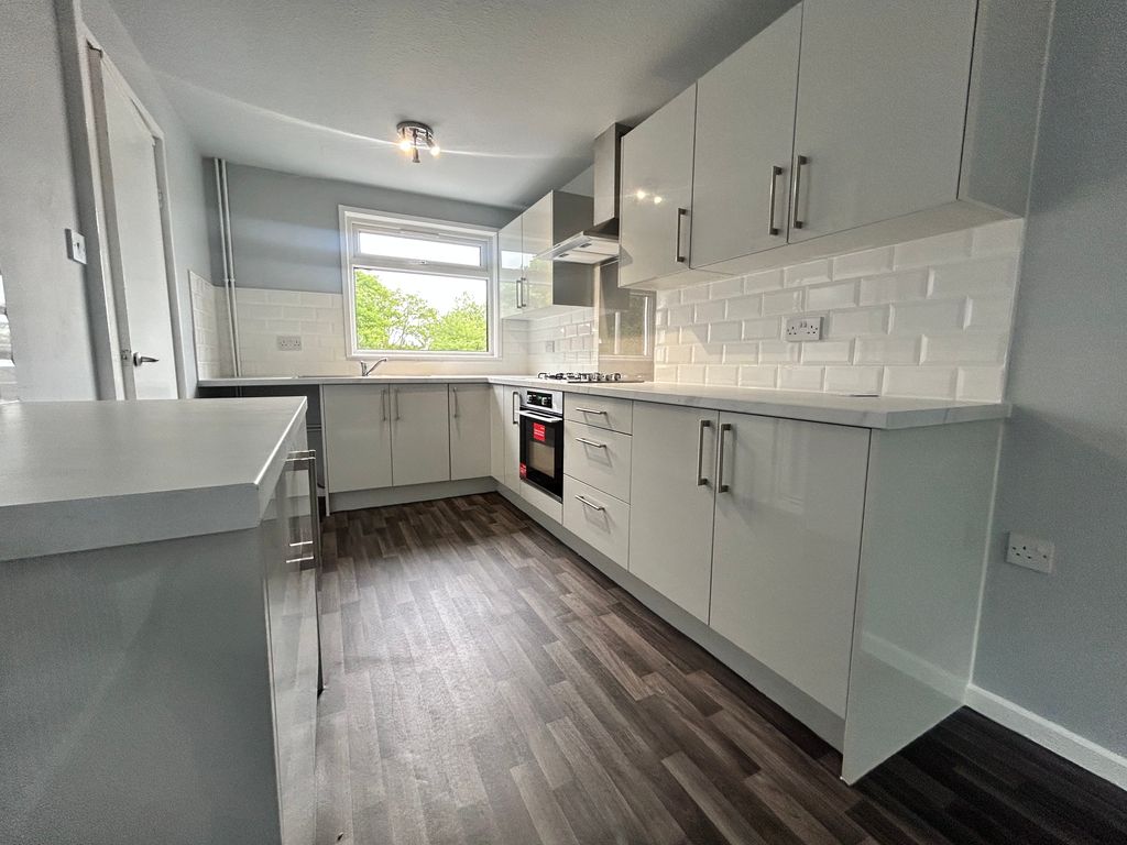 Property photo 2 of 12 Image