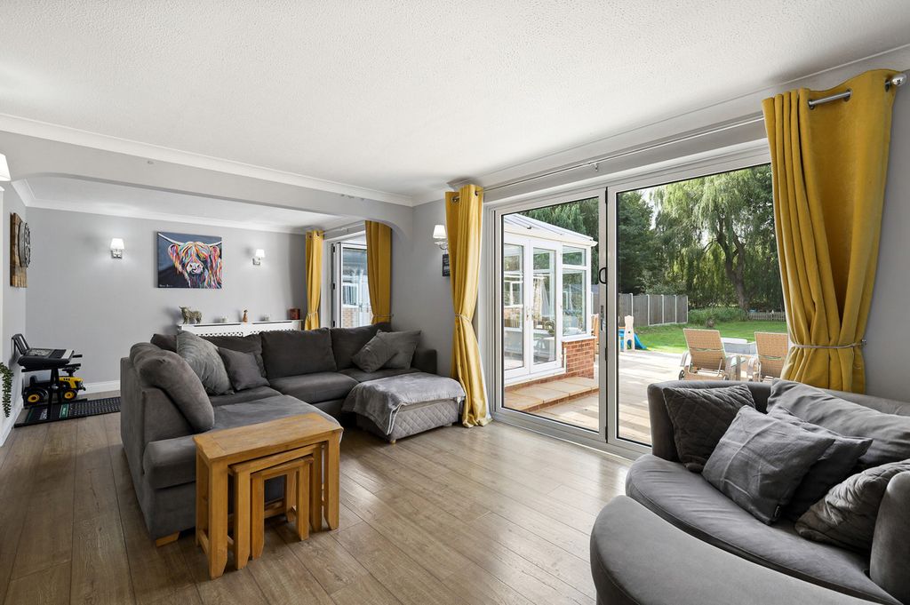 Property photo 2 of 34