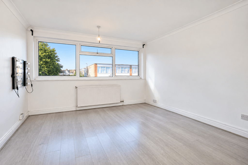 Property photo 3 of 10 Gallery