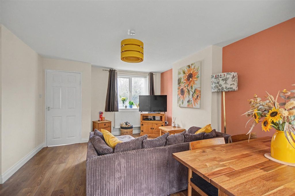 Property photo 2 of 25 Lounge_3.Jpeg