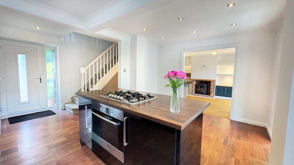 Property photo 2 of 17 Kitchn2A.Jpg