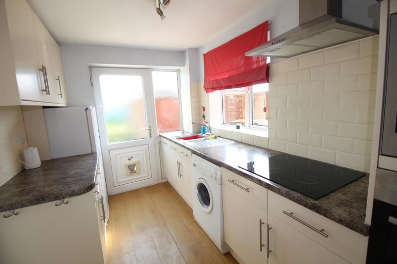 Property photo 3 of 9 Kitchen