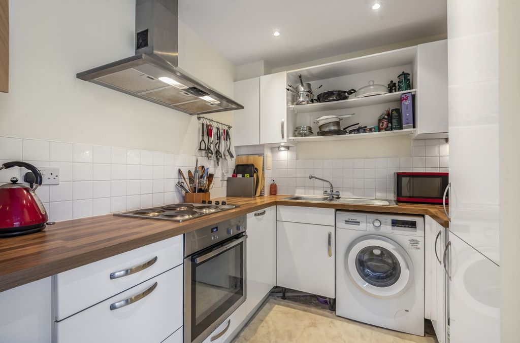 Property photo 3 of 12 Kitchen