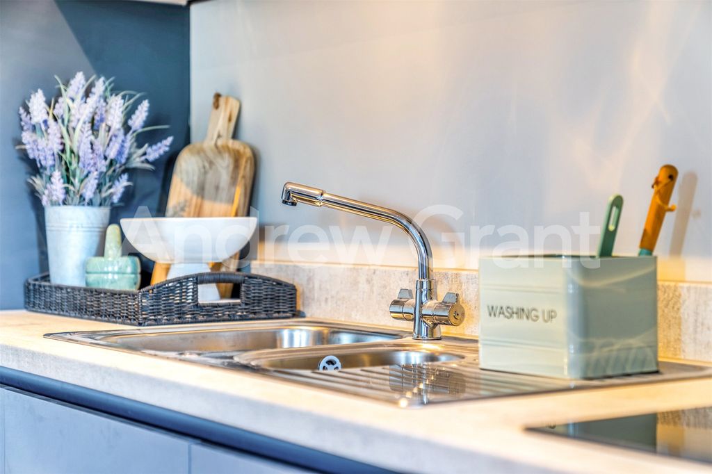 Additional image 6 of 2 bed flat to rentOrchard House, 2 Victoria Square, Droitwich WR9