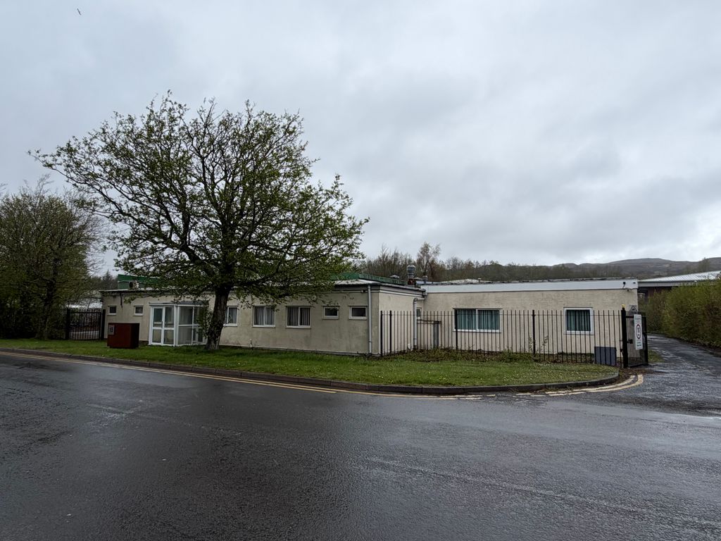 Property photo 3 of 12