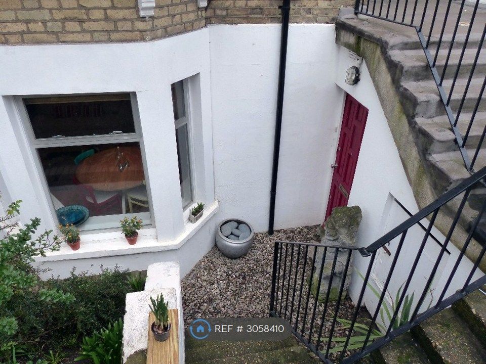Property photo 3 of 10 Dedicated Entrance