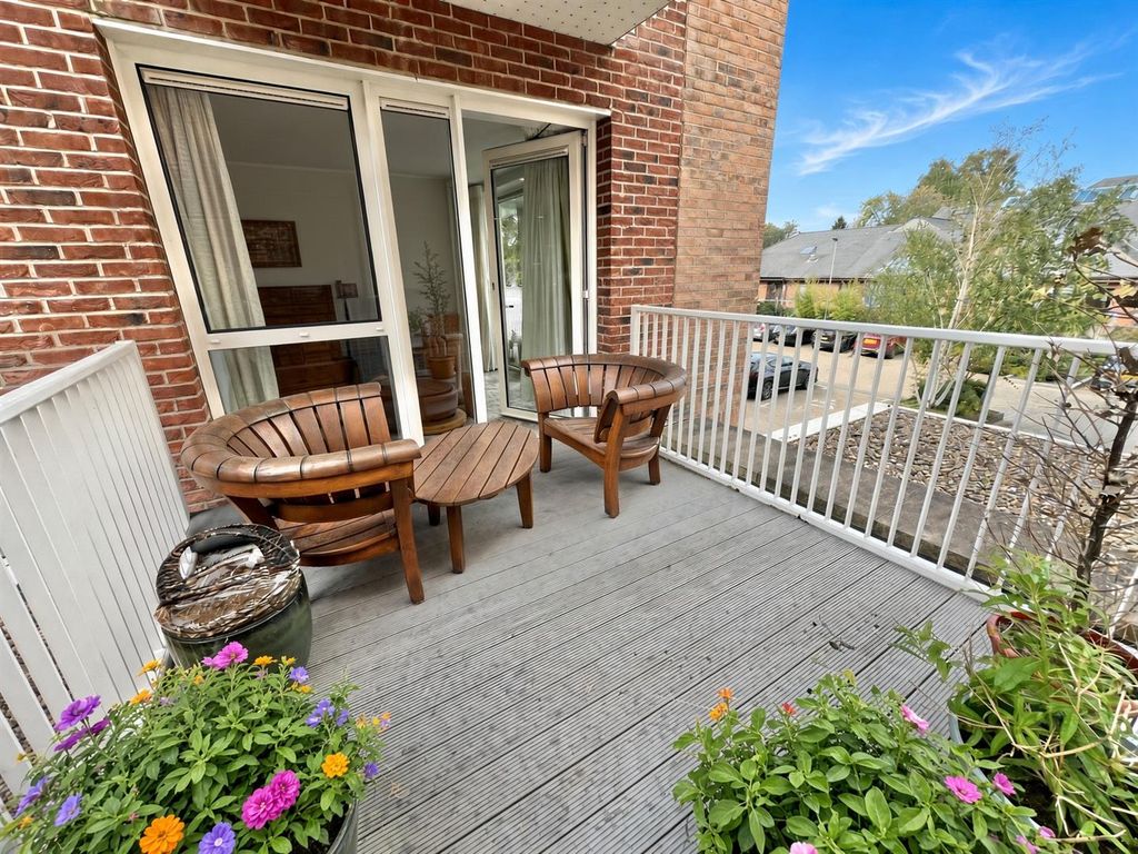 Property photo 2 of 20