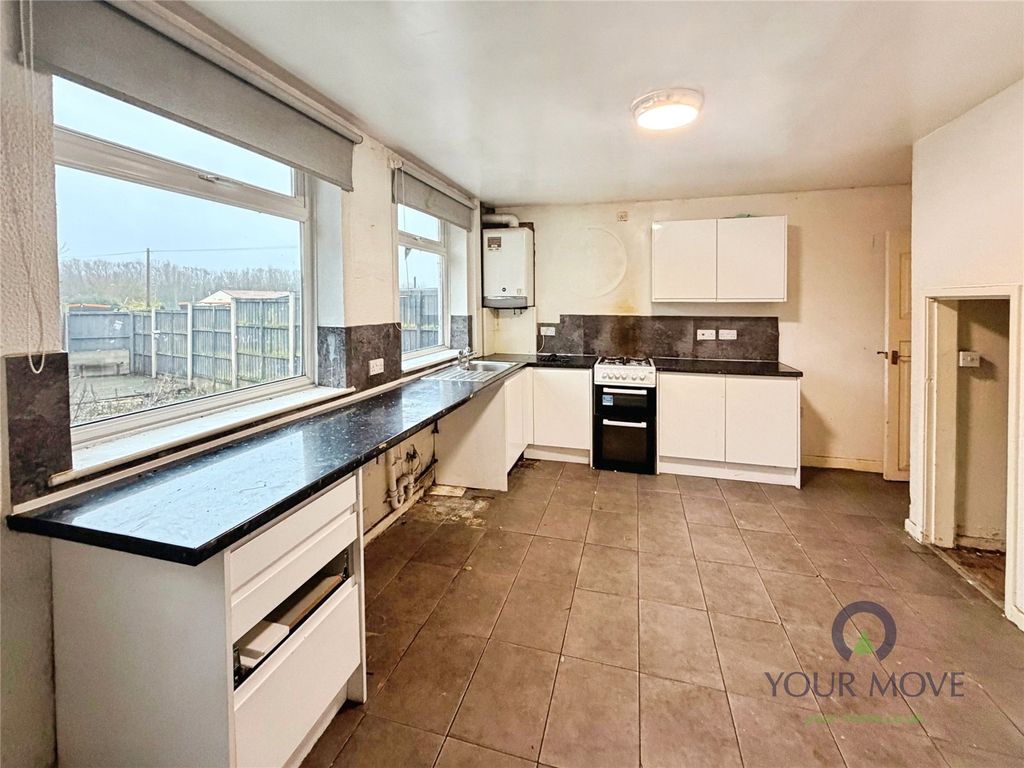 Property photo 2 of 12 Dining Kitchen