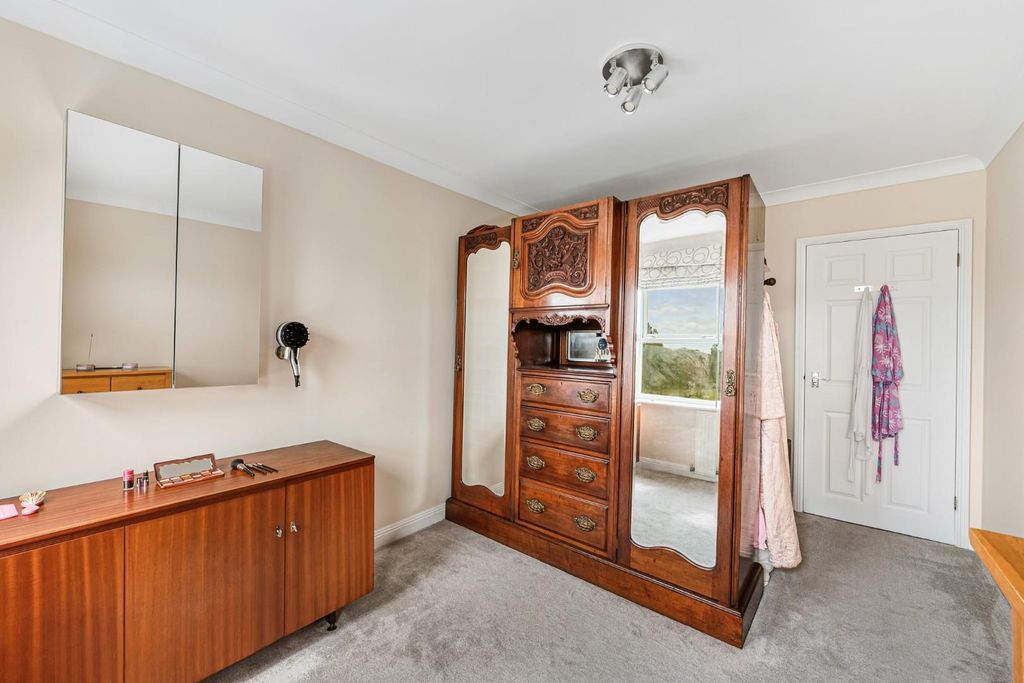 Property photo 3 of 6 Flat 15 Park Mansions-6.Jpg