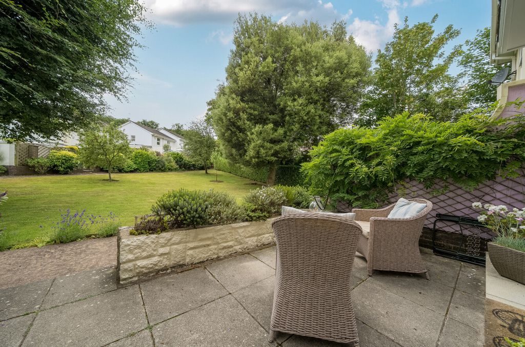 Property photo 2 of 17 Terrace And Outlook