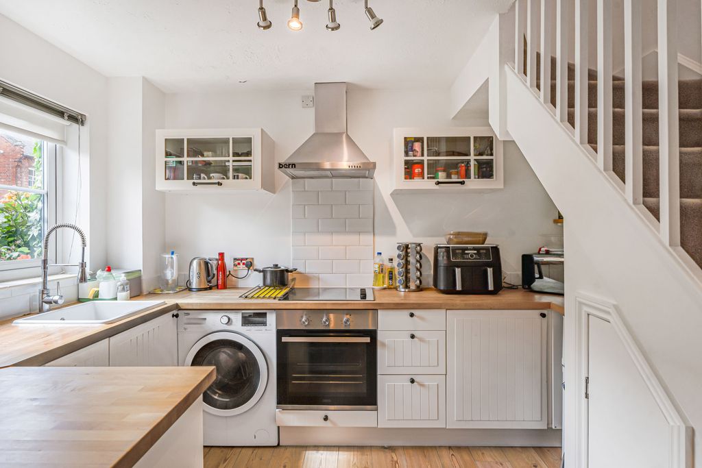 Property photo 3 of 15 Reception/Kitchen