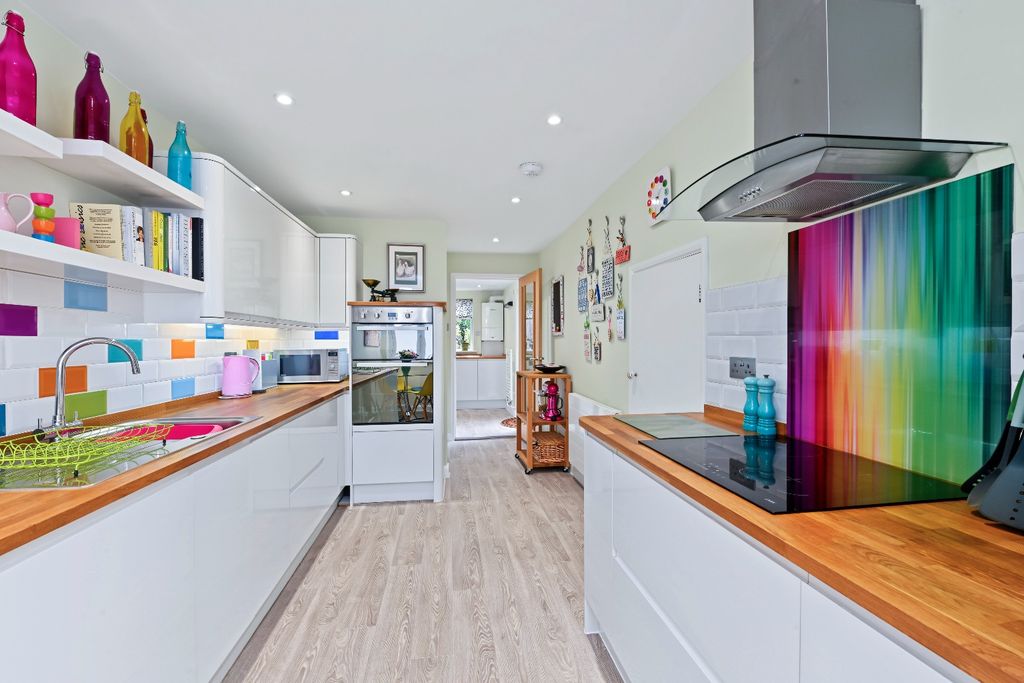 Property photo 3 of 18 5695044