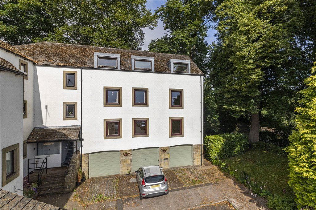 Property photo 1 of 15 Linden Court