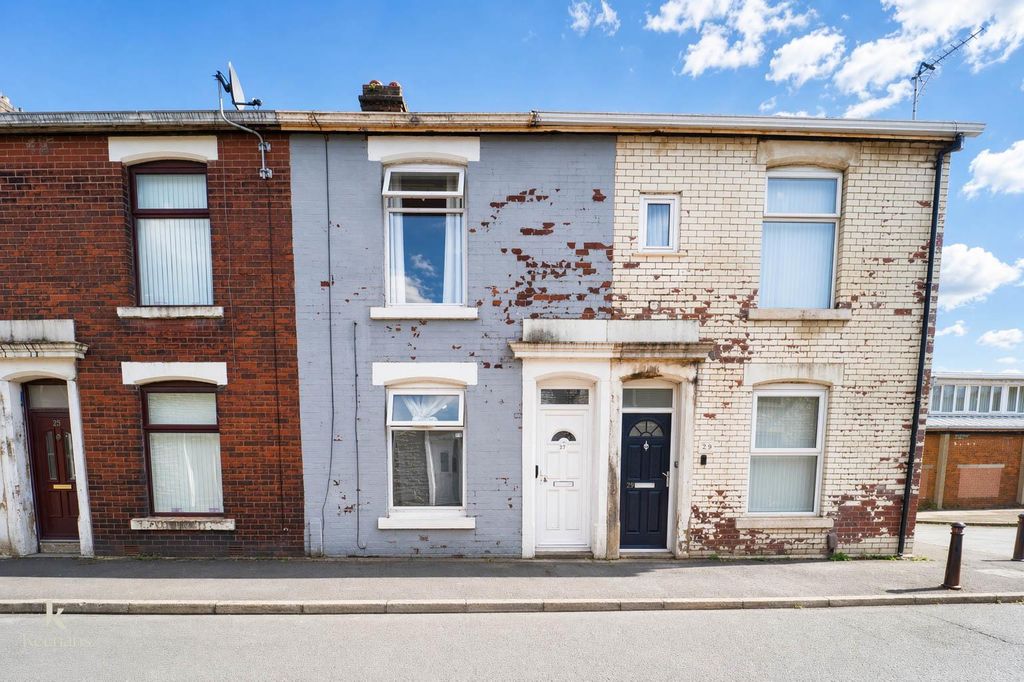 Property photo 3 of 13 3